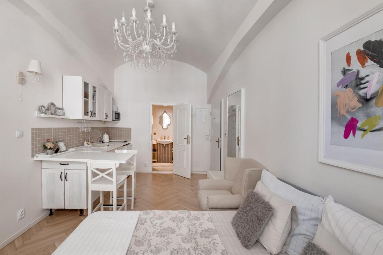 Apartments With The Lions Praga Exterior foto