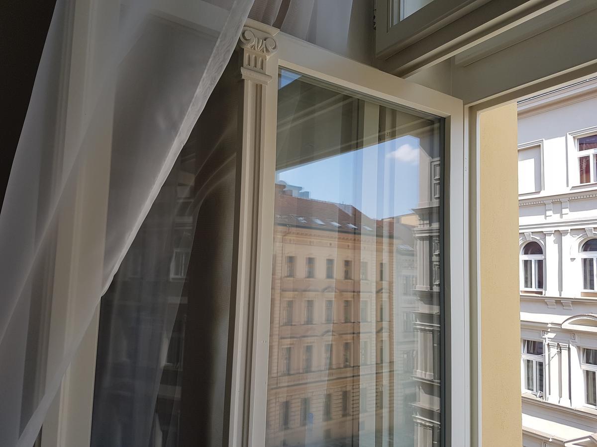 Apartments With The Lions Praga Exterior foto
